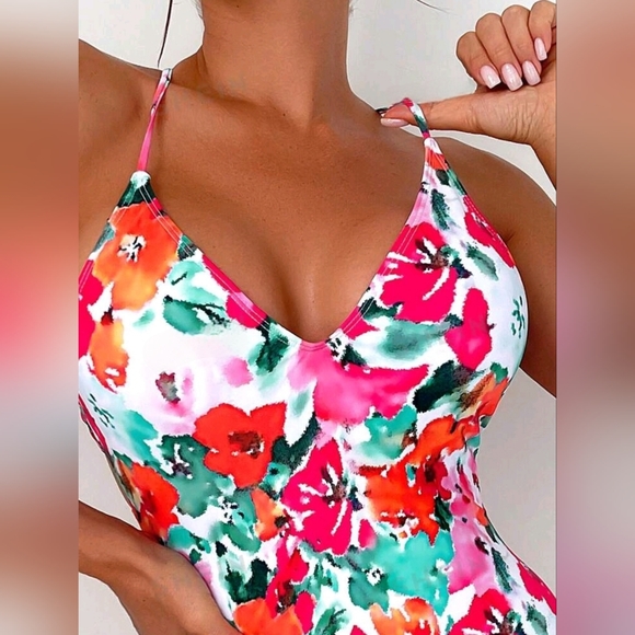 Floral Print One Piece Swimsuit - Picture 3 of 4